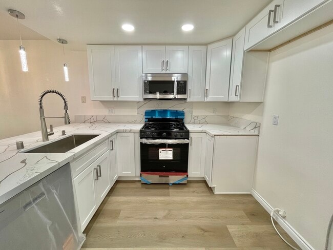 Photo - 936 Fairway Ave Townhome
