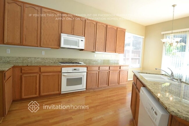 Photo - 33885 Pinehurst Dr