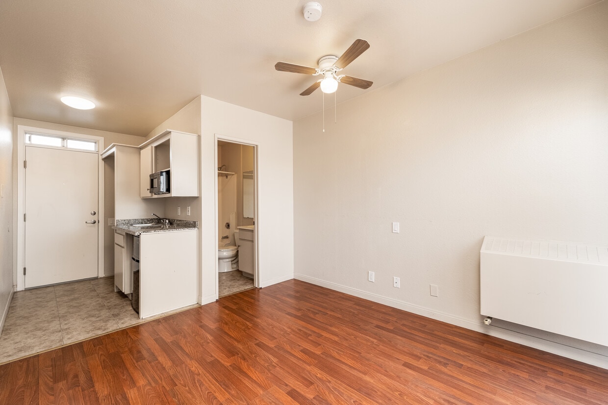3D Tour - Hillcrest Inn Apartments
