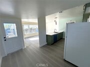 Photo - 522 W 4th St