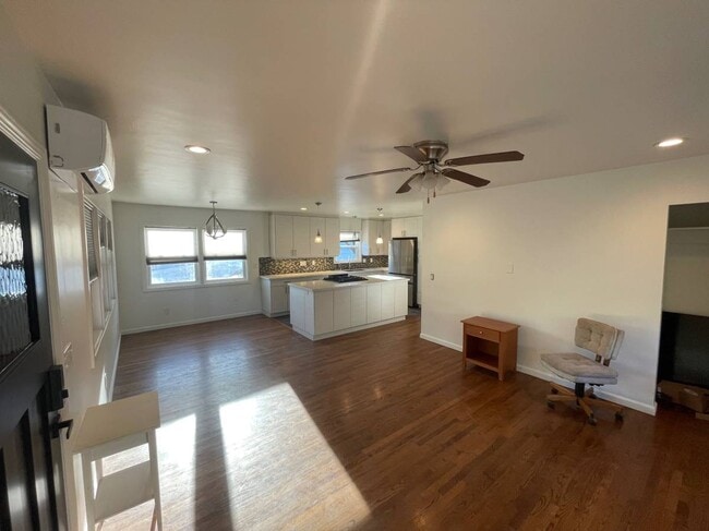 Photo - 4272 Harbinson Ave