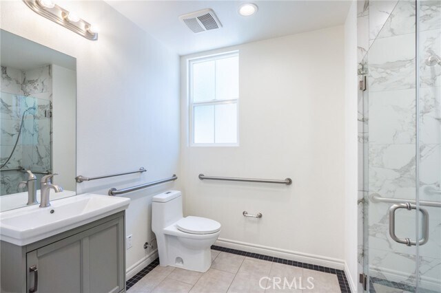 Photo - 111 E McLean St