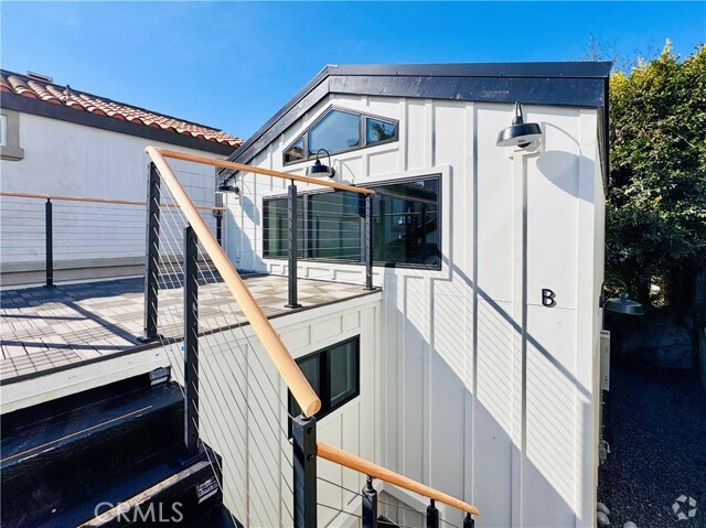 Building Photo - 1105 Stanford Ave Rental