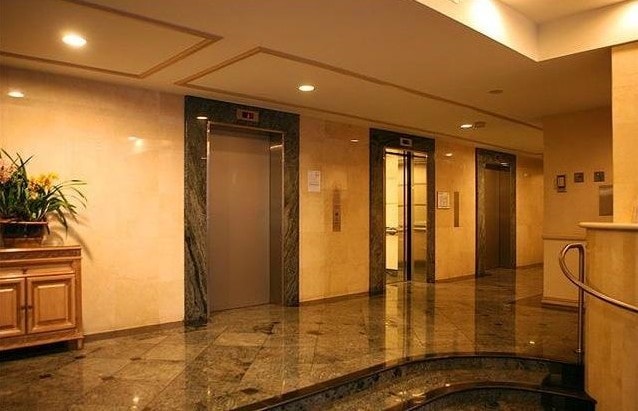 Building Photo - 2160 Century Park E Unit 311