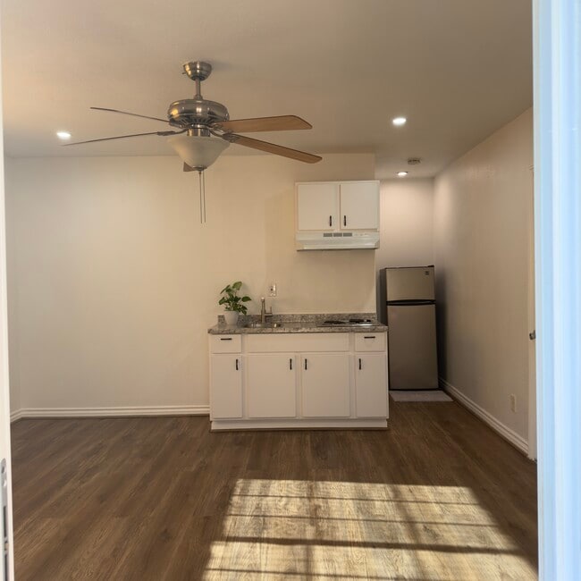 Building Photo - 9417 Tilmont St Unit 9417 TIlmont Street