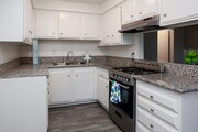 1BR, 1BA - 650SF - La Habra Hills Apartments