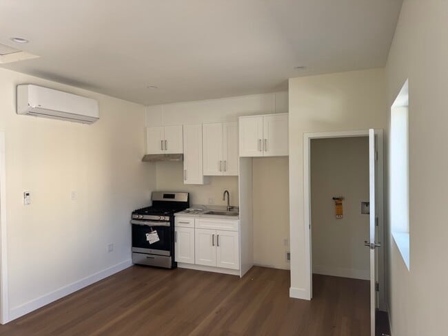 Photo - 4433 Towne Ave Apartments