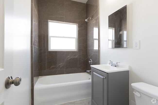 St. Andrews II - 516 St. Andrews Apartments