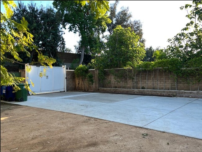 Photo - 5653 Calvin Ave