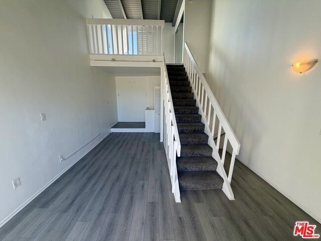 Photo - 14 Mast St Unit 2