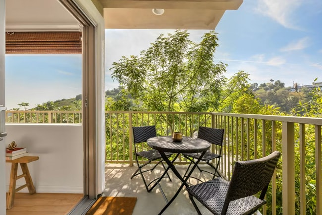 Photo - 3744 Roberta St