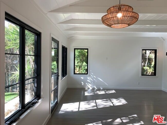 Photo - 1244 S Sycamore Ave