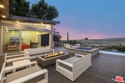 Photo - 7275 Mulholland Dr House