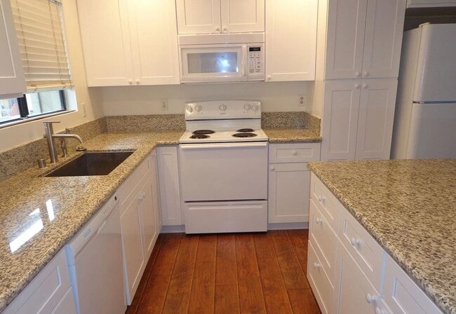 Photo - Gorgeous Pacific Beach 2 Bed 2.5 Bath Townhouse