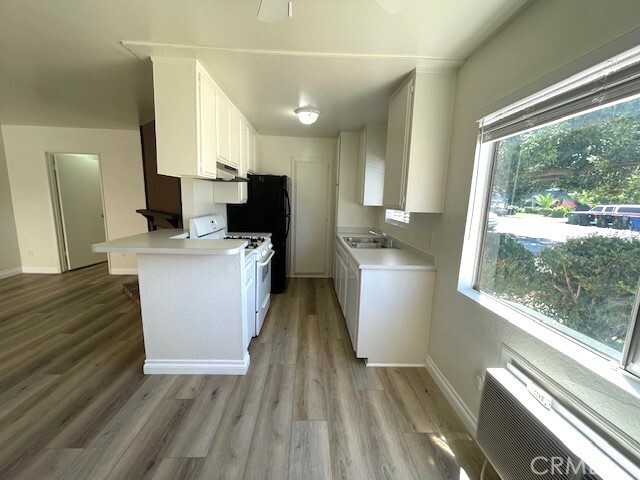 Photo - 14817 Sylvan St Unit 1