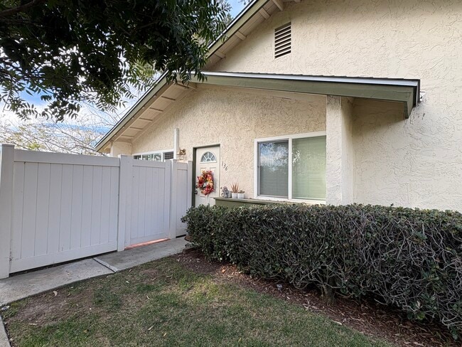 Building Photo - 136 Countrywood Ln