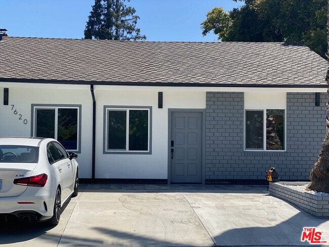 Building Photo - 7622 Pomelo Dr Rental