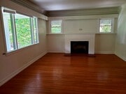 Photo - 1710 Oakwood St House