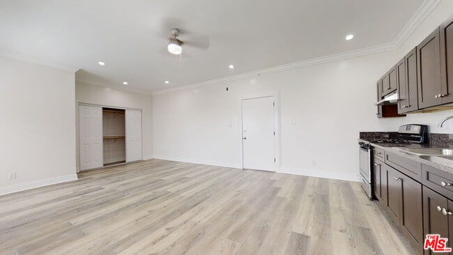 Photo - 1117 S Westlake Ave Unit 306