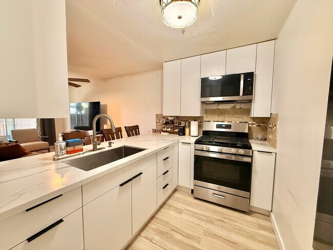 Photo - 227 50th St Unit 10