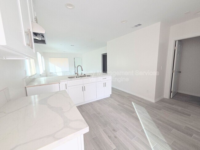 Photo - 4064 E 60th St