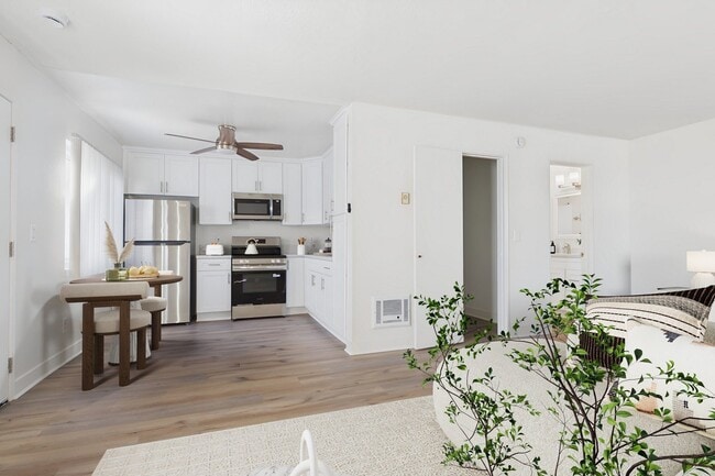 Photo - Gilmore Apartments Van Nuys