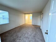 Photo - 1042 W 7th St