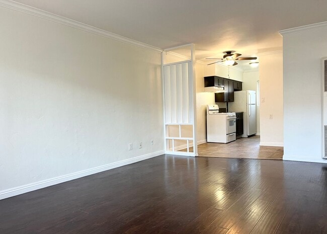 Photo - Bright 2 bed 1 bath in Pacific Beach Unit 2212 1/2