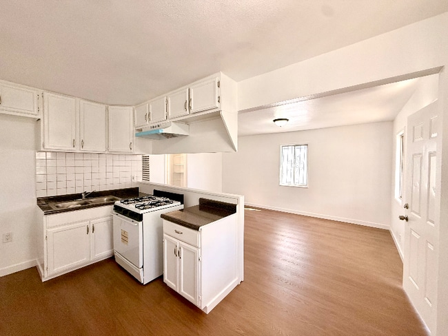 Photo - 9303 S Western Ave