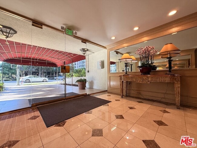 Building Photo - 10751 Wilshire Blvd