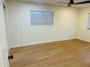 Photo - 2811 E 11th St