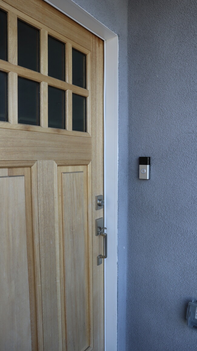 Photo - 5239 Auckland Ave Unit 1