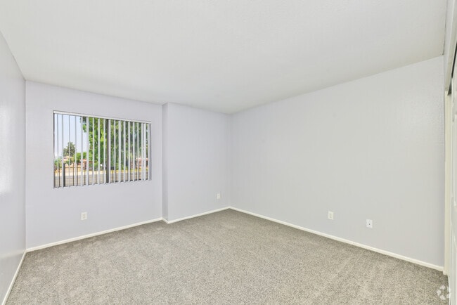 2BR, 2BA - 900SF - Primary Bedroom - Concord Square Apartments