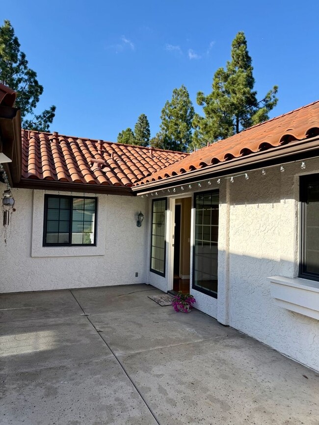 Building Photo - Bright & Spacious Two-Story Rancho Bernardo Home