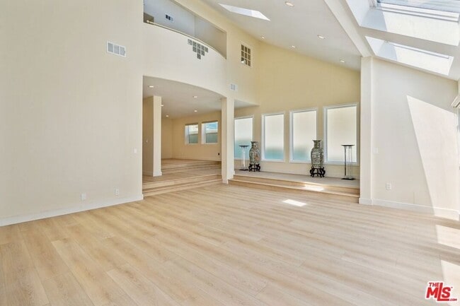 Building Photo - 5131 Campo Rd