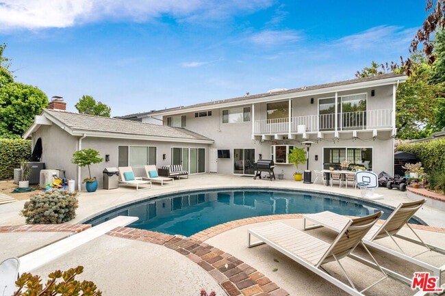 Building Photo - 13133 Morrison St