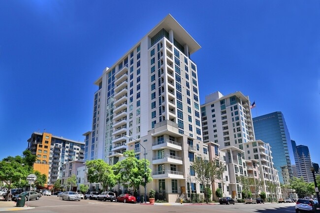 Renovated 2 Bedroom 2 Bathroom Condo in Li... - Renovated 2 Bedroom 2 Bathroom Condo in Li... Unit 401