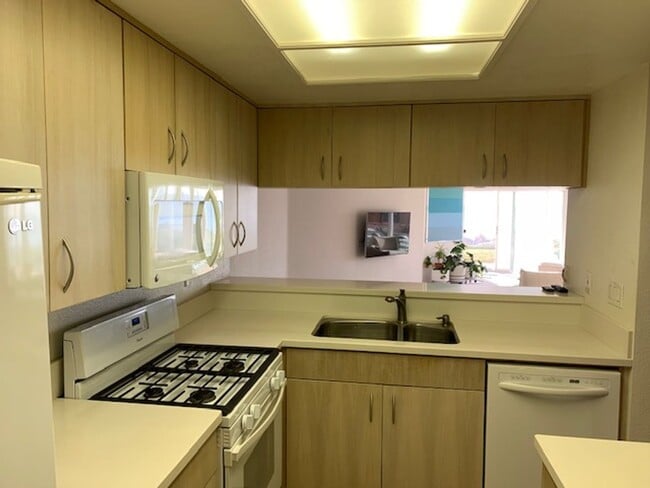 Photo - 1300 Seacoast Dr Unit Vacation Rental