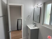 Photo - 903 S Barrington Ave Apartment