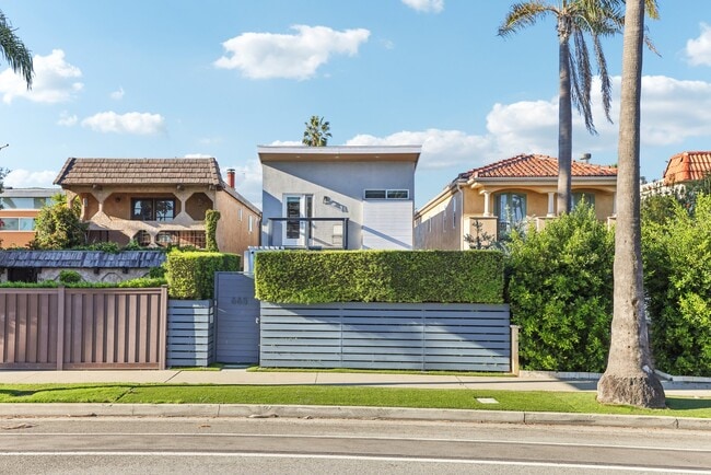 Building Photo - 665 Washington Blvd