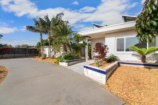 Photo - 608 N Rios Ave