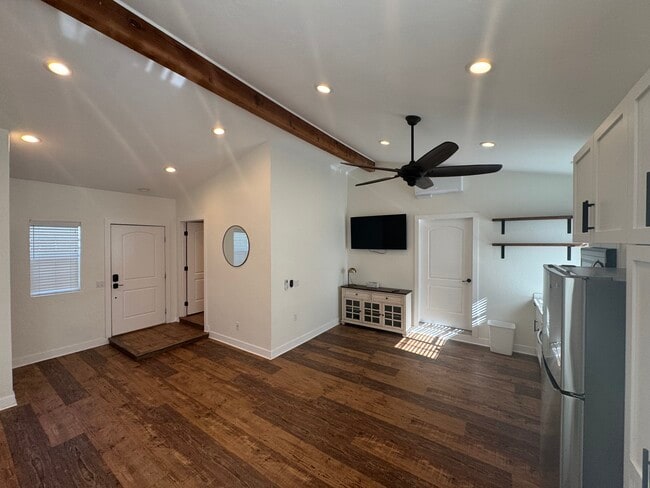 Building Photo - 1208 Little Oaks Ln Rental
