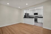 Photo - 2828 Avenel St