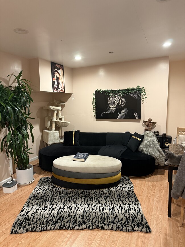 Photo - 1350 Stradella Rd Unit 2