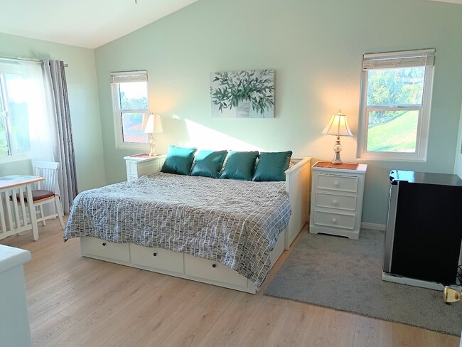 Photo - 1620 1/4 York Dr