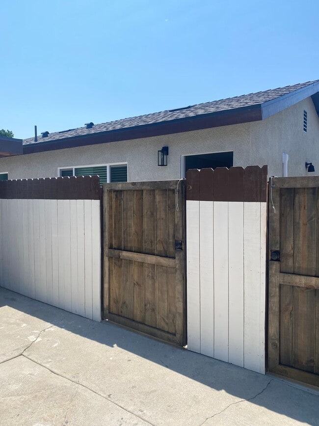 Photo - Recently remodeled 2 bed, 1 bath Condo in Central Simi Valley