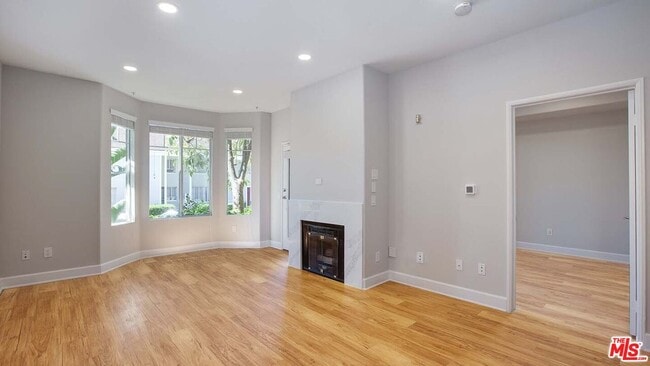 Photo - 5557 W 6th St Unit 2-201