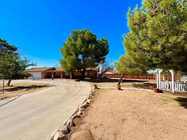 Photo - 9472 Wasco Ave