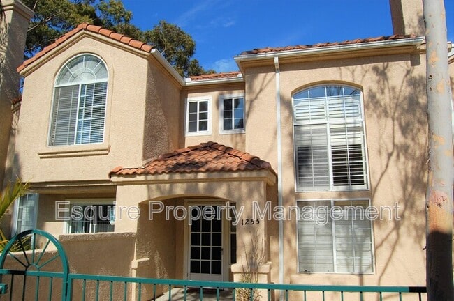 Building Photo - 1255 Jamaica Ln