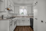 Photo - 2818 W 235th St